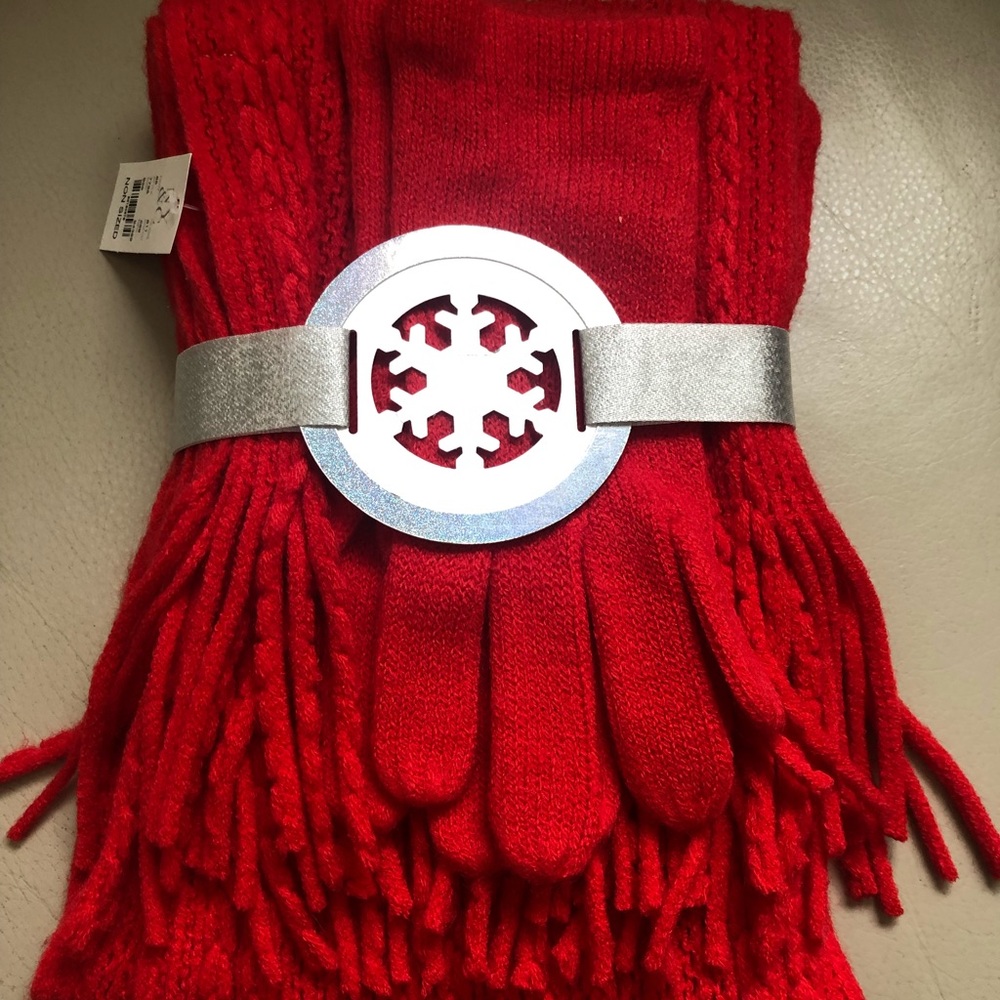 NWT NY & C Scarf and glove set